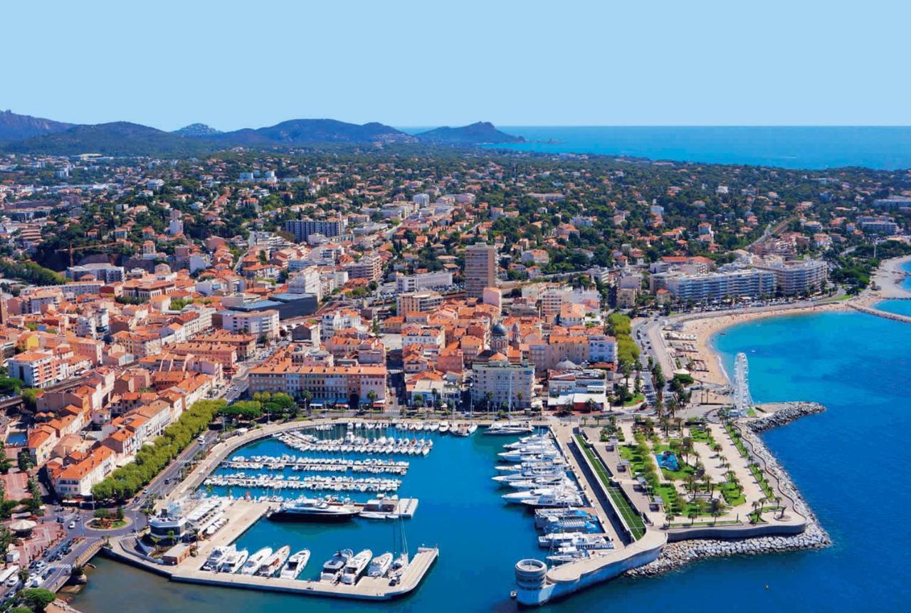 Oasis Des Grands Pins - Saint-Raphael - Residence Privee Avec Grande Piscine & Tennis Privee エクステリア 写真